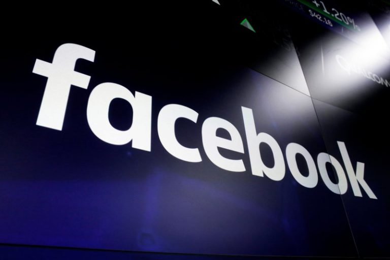 Anche Facebook fa la sua parte: bannato gruppo “Stop the Steal” per aver seminato violenza