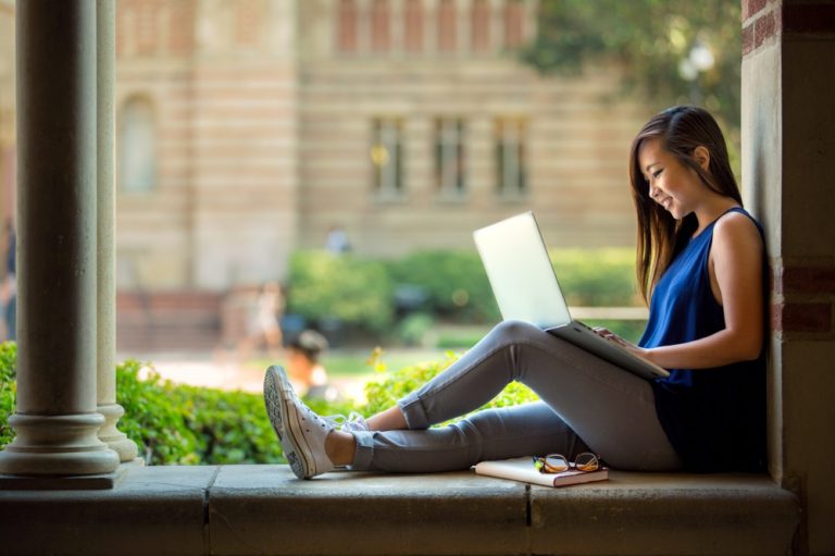 Hacker ammette di aver rubato gli scatti di nudo delle ragazze del college