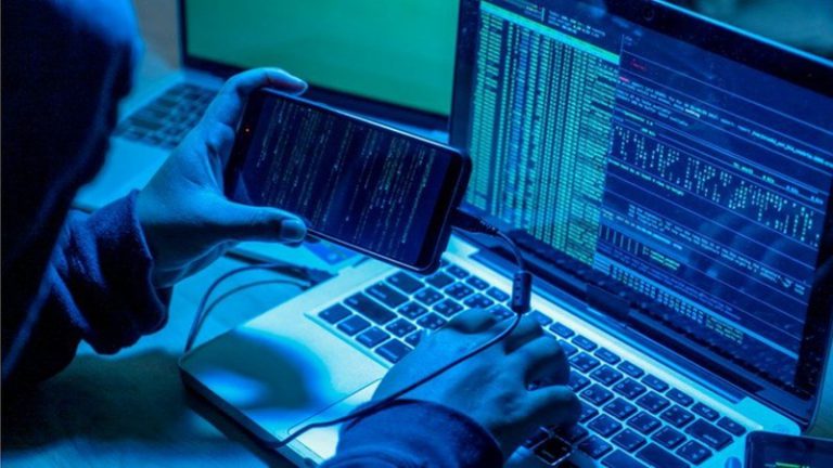 Email false con avviso di hacking inviate dal server dell’FBI