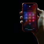 Simulare lo spegnimento dell’iPhone e spiare dalla fotocamera