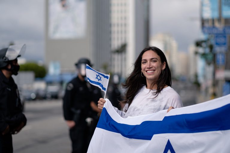 Grave attacco DDOS manda offline siti governativi israeliani