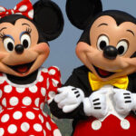 Disneyland, account Facebook e Instagram violati, post osceni online