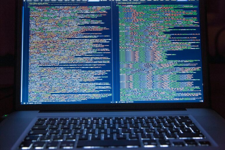 Credenziali rubate dai servizi AI e giochi online, in vendita nel dark web