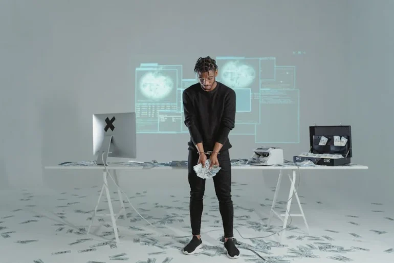 Polonia, arrestato cittadino russo per attacchi informatici a reti locali