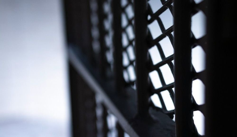 Snowflake, l’hacker Connor Moucka si dichiara colpevole: il conto finale di 165 aziende violate e miliardi di record rubati
