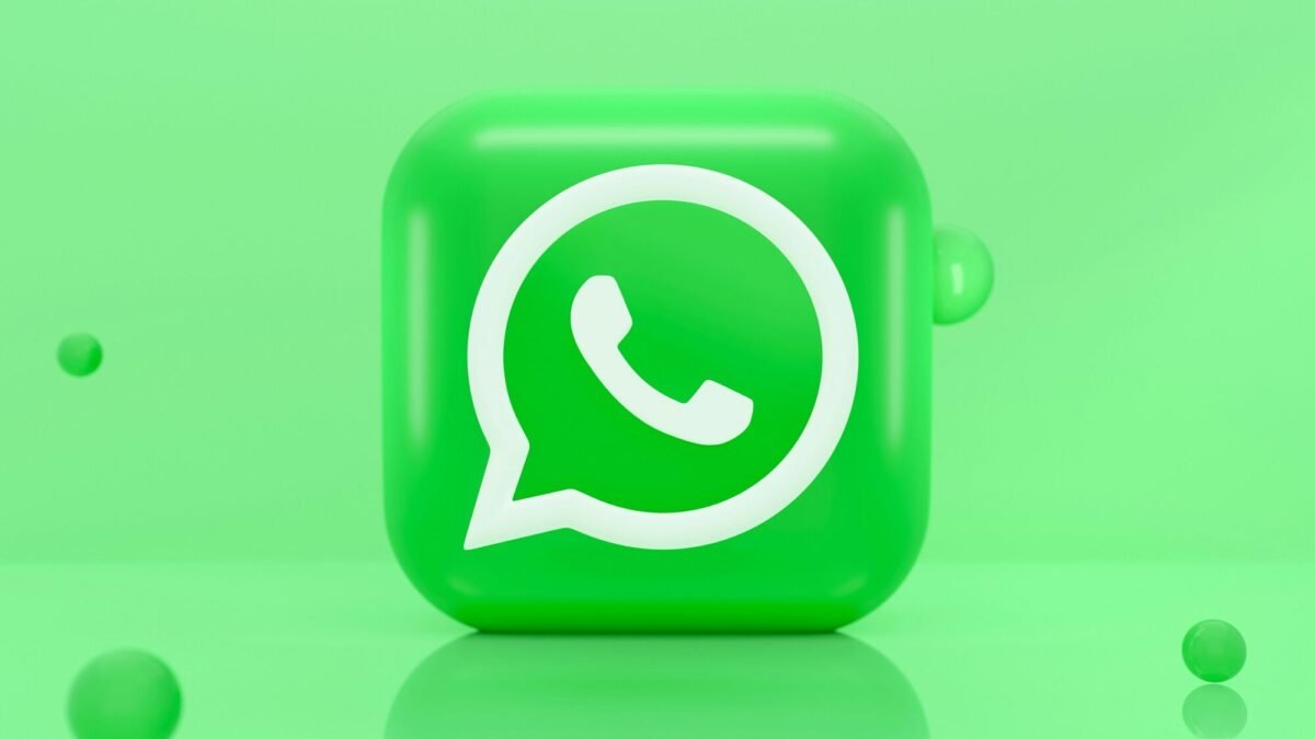 95 milioni di euro con un vocale WhatsApp: dentro il deepfake che ha colpito Fideuram